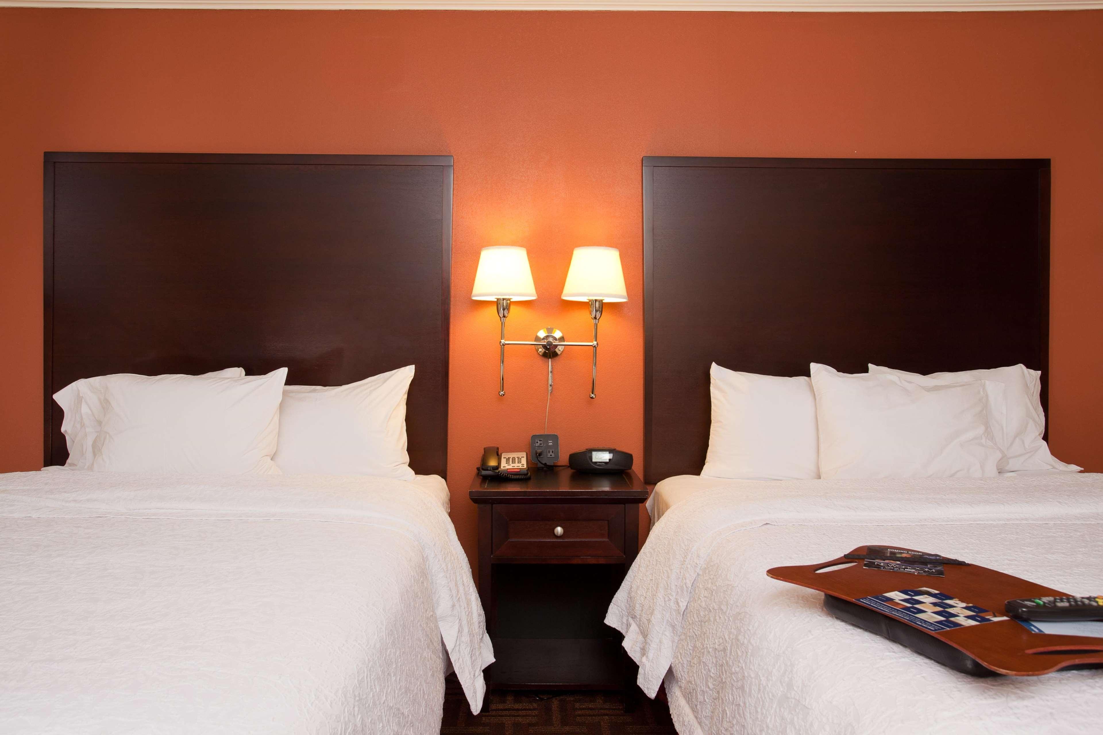 Hampton Inn & Suites Stamford Extérieur photo