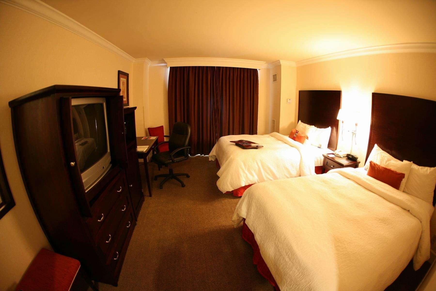 Hampton Inn & Suites Stamford Extérieur photo