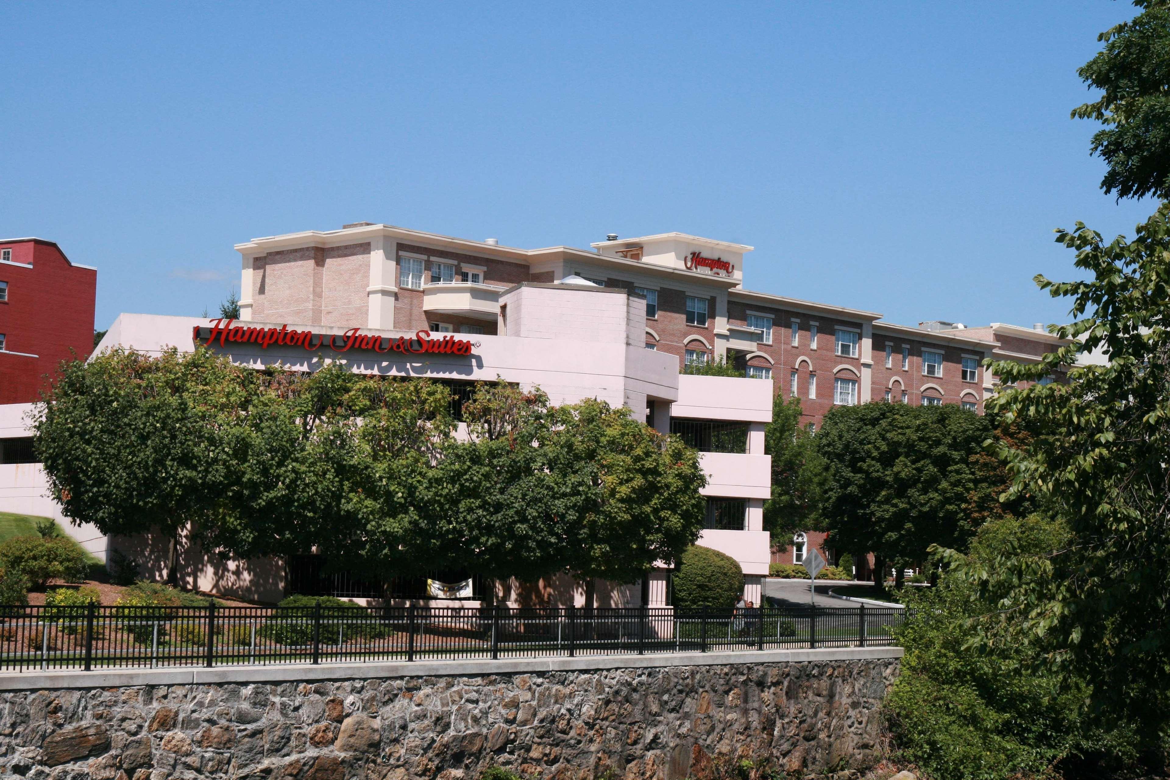 Hampton Inn & Suites Stamford Extérieur photo