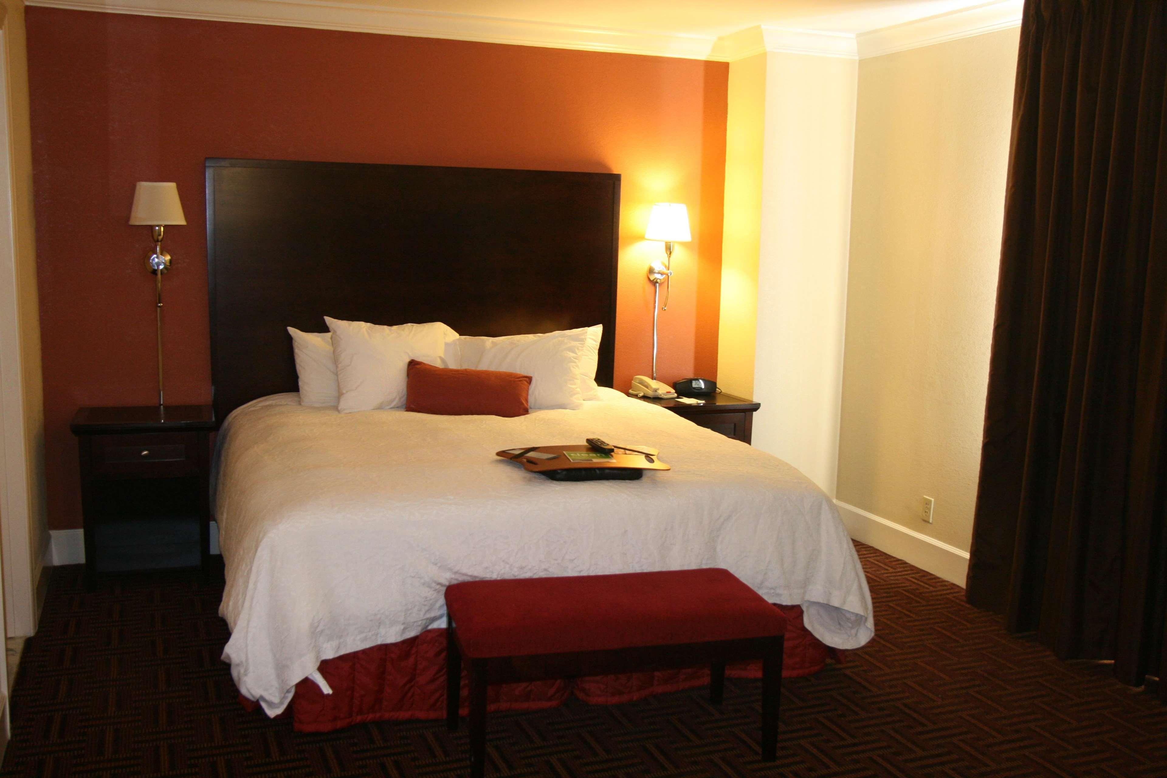 Hampton Inn & Suites Stamford Chambre photo