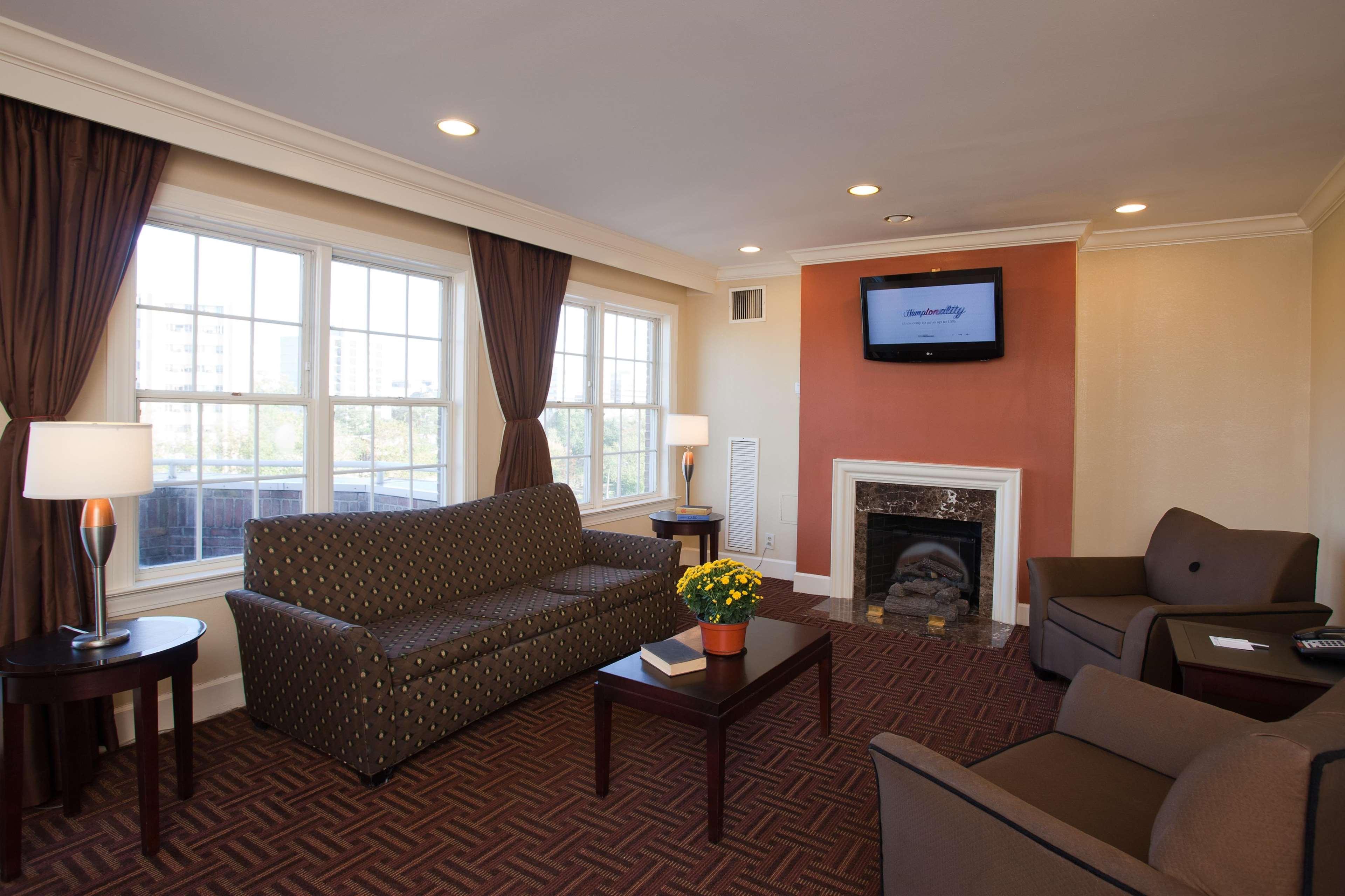 Hampton Inn & Suites Stamford Extérieur photo