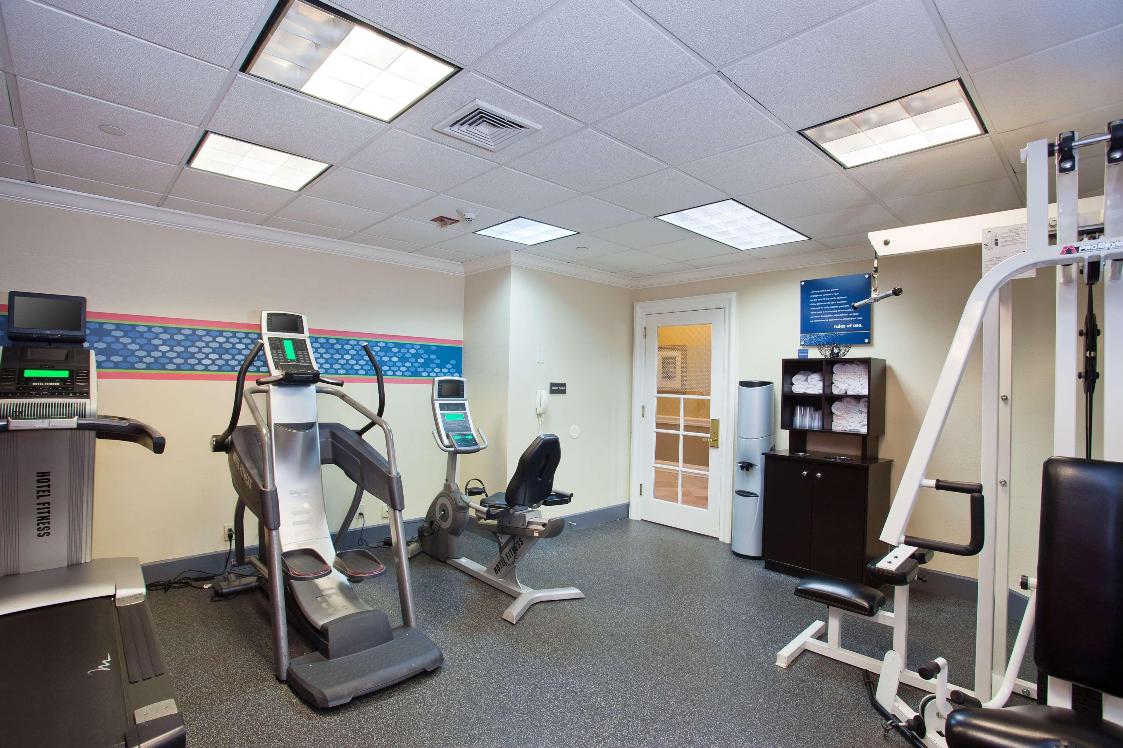 Hampton Inn & Suites Stamford Extérieur photo