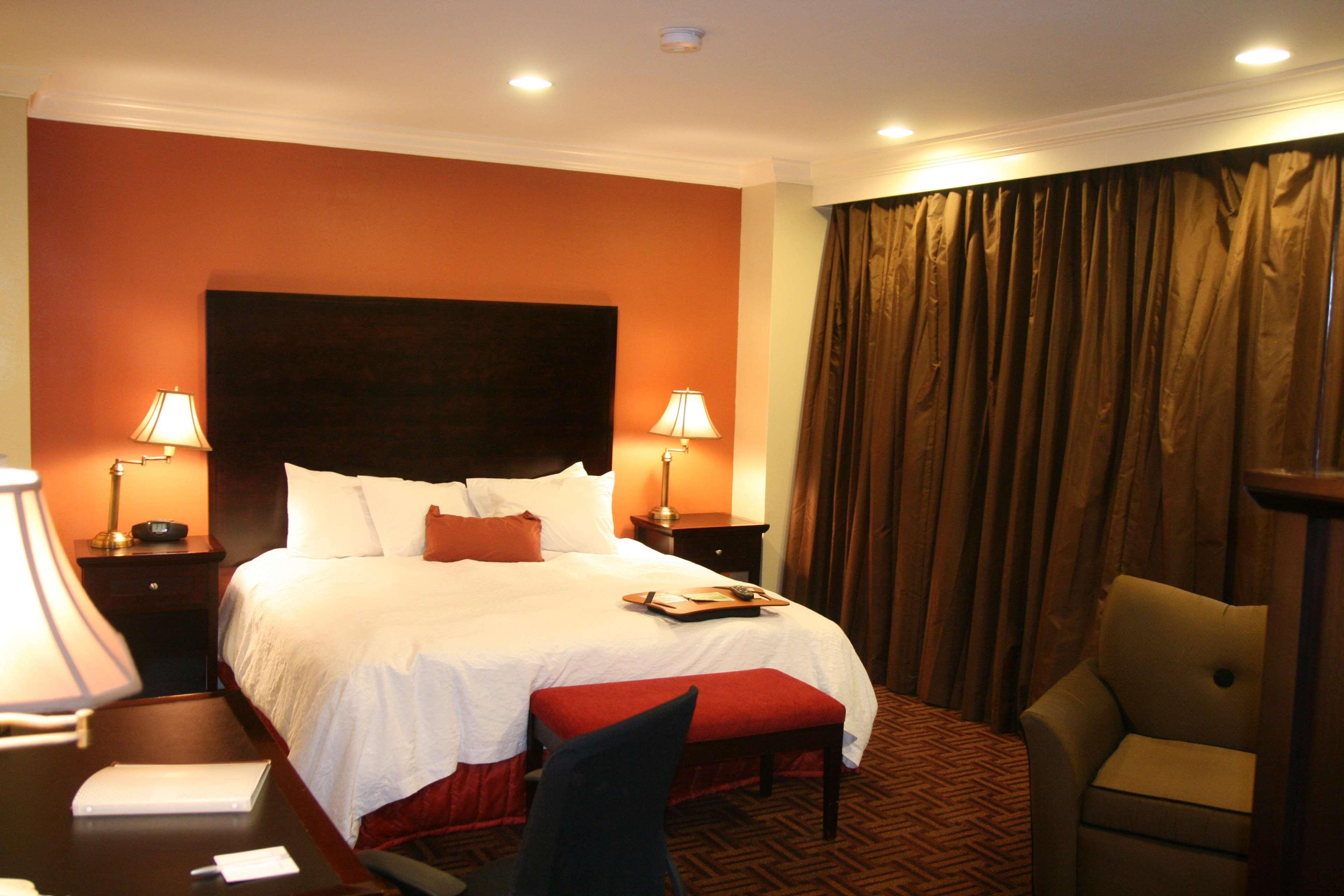 Hampton Inn & Suites Stamford Extérieur photo