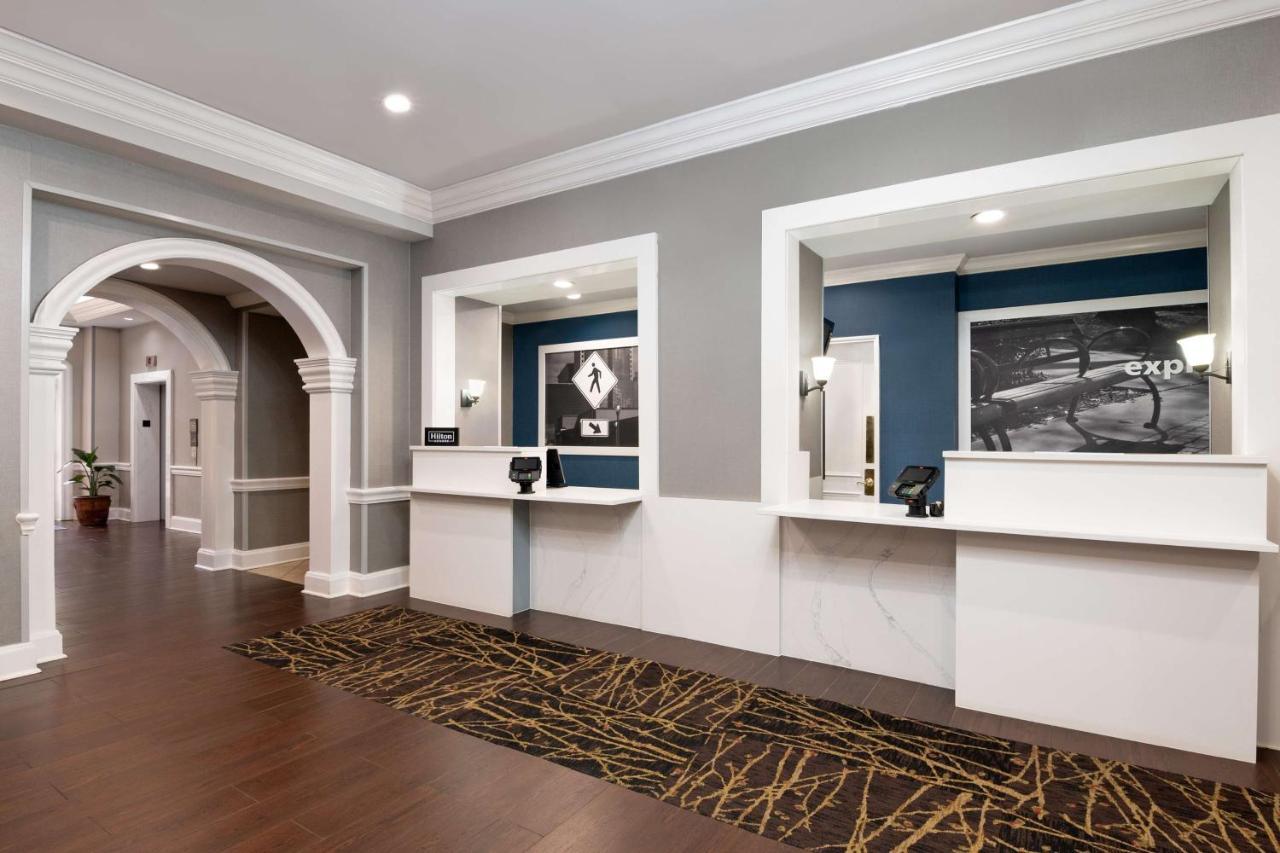 Hampton Inn & Suites Stamford Extérieur photo