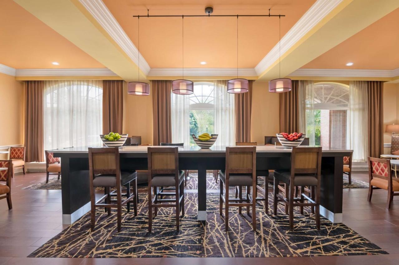 Hampton Inn & Suites Stamford Extérieur photo
